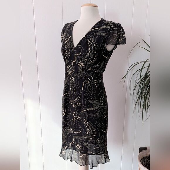 Maggy London Dresses & Skirts - Vintage Black And Tan V-Neck Silk Dress By Maggy London Size 6